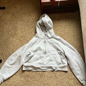 Lululemon gray cropped scuba (XS/S)